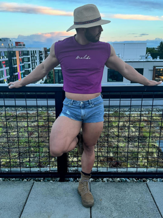 Camiseta de tirantes ajustada Escapism - Logotipo morado y blanco