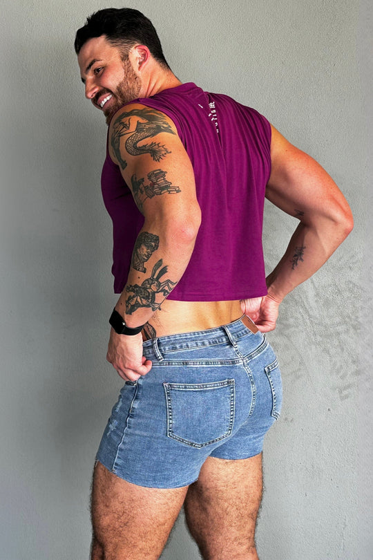 Camiseta de tirantes ajustada Escapism - Logotipo morado y blanco