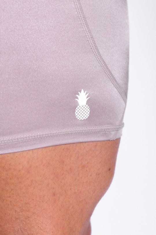 Pantalones cortos ciclistas Lustrous Scrunch-Butt de 16,5 cm - Cosmic Latte