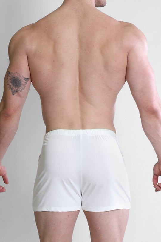 Pantalones cortos Karma de 2" con bolsillos con cremallera - Blanco