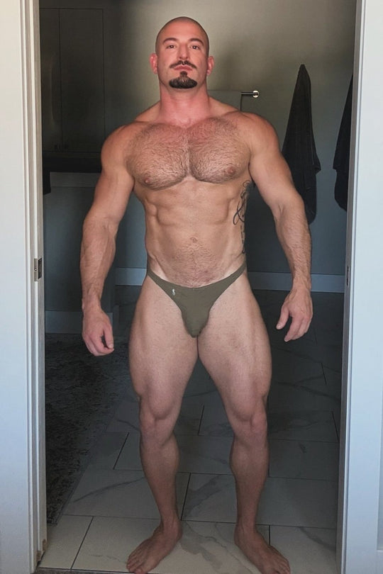 Tanga clásica atrevida - Verde militar